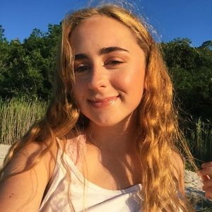 Meet your Posher, Isabel